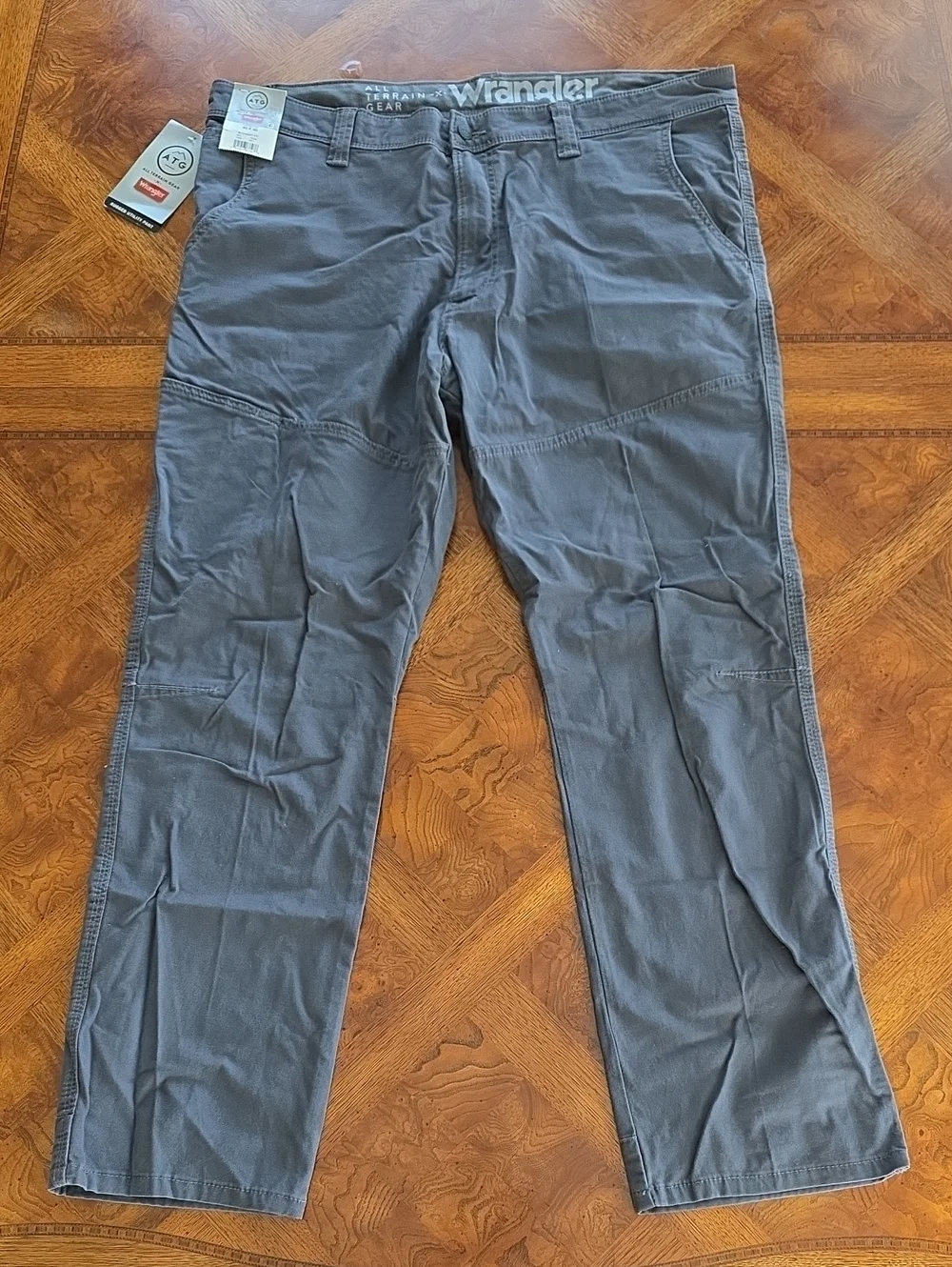 Wrangler ATG Rugged Utility Pant Mens 40x30 Gray Chino Straight Fit - NEW